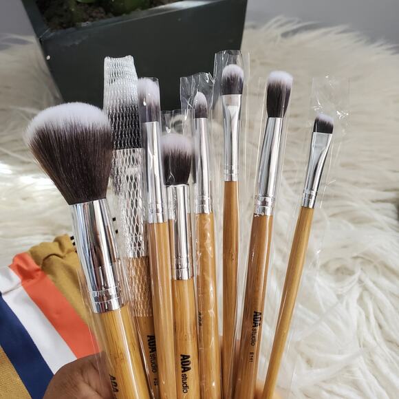 AOA Studio Bamboo Makeup Brush Set 10 Pieces With Canvas Travel Pouch - Picture 6 of 7